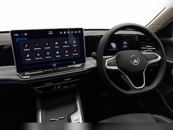 Used Volkswagen Passat 2025 for sale - 76480916: Photo