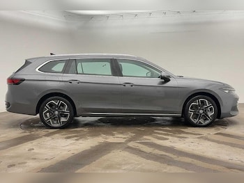 Used Volkswagen Passat 2025 for sale - 76480916: Photo