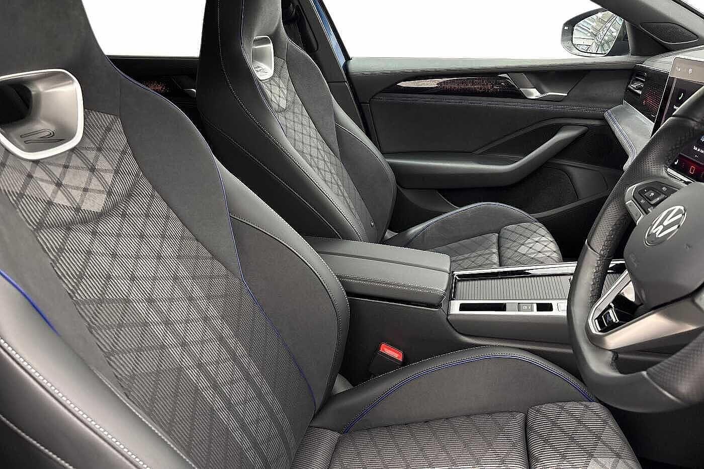 Used Volkswagen Passat 2024 for sale - 77976179: Photo 10