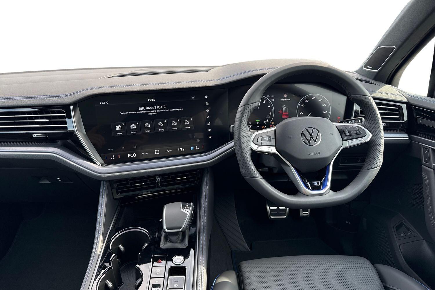 Used Volkswagen Touareg 2025 for sale - 76641732: Photo 76