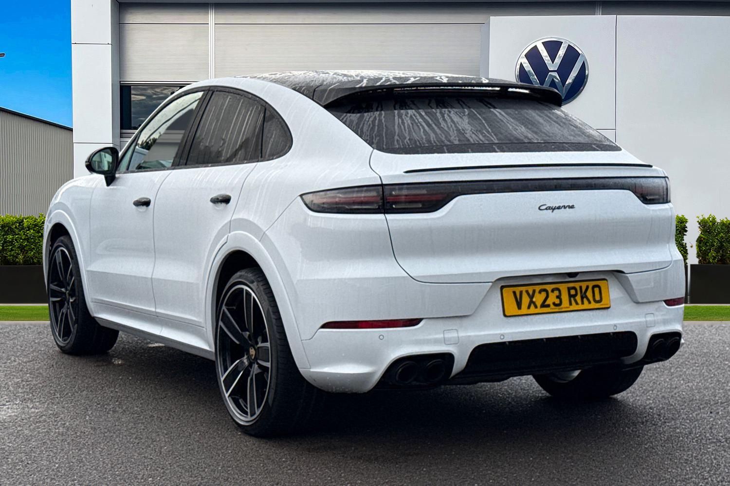 Used Porsche Cayenne 2023 for sale - 76961457: Photo 2