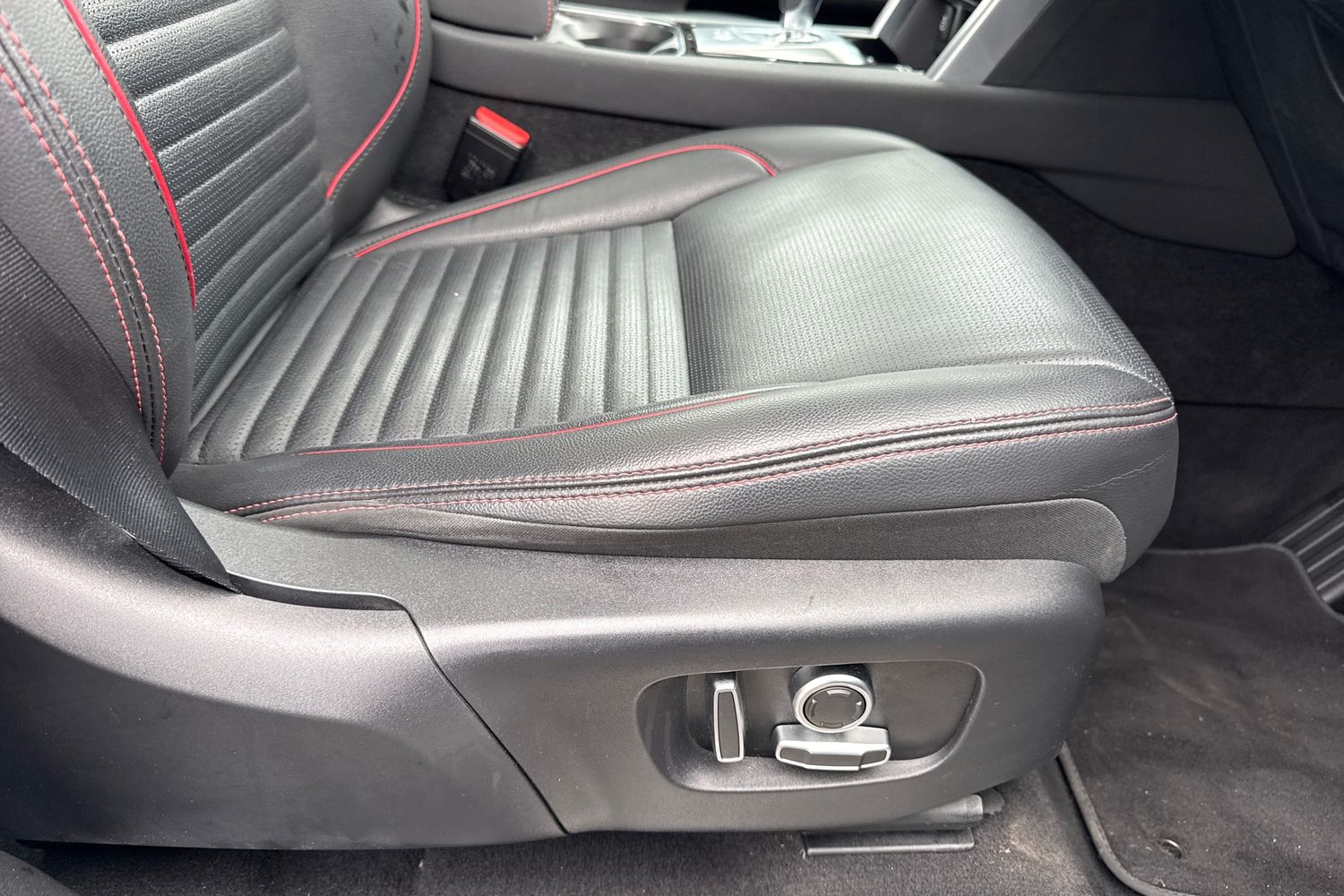 Used Land Rover Discovery Sport 2022 for sale - 77983409: Photo 41