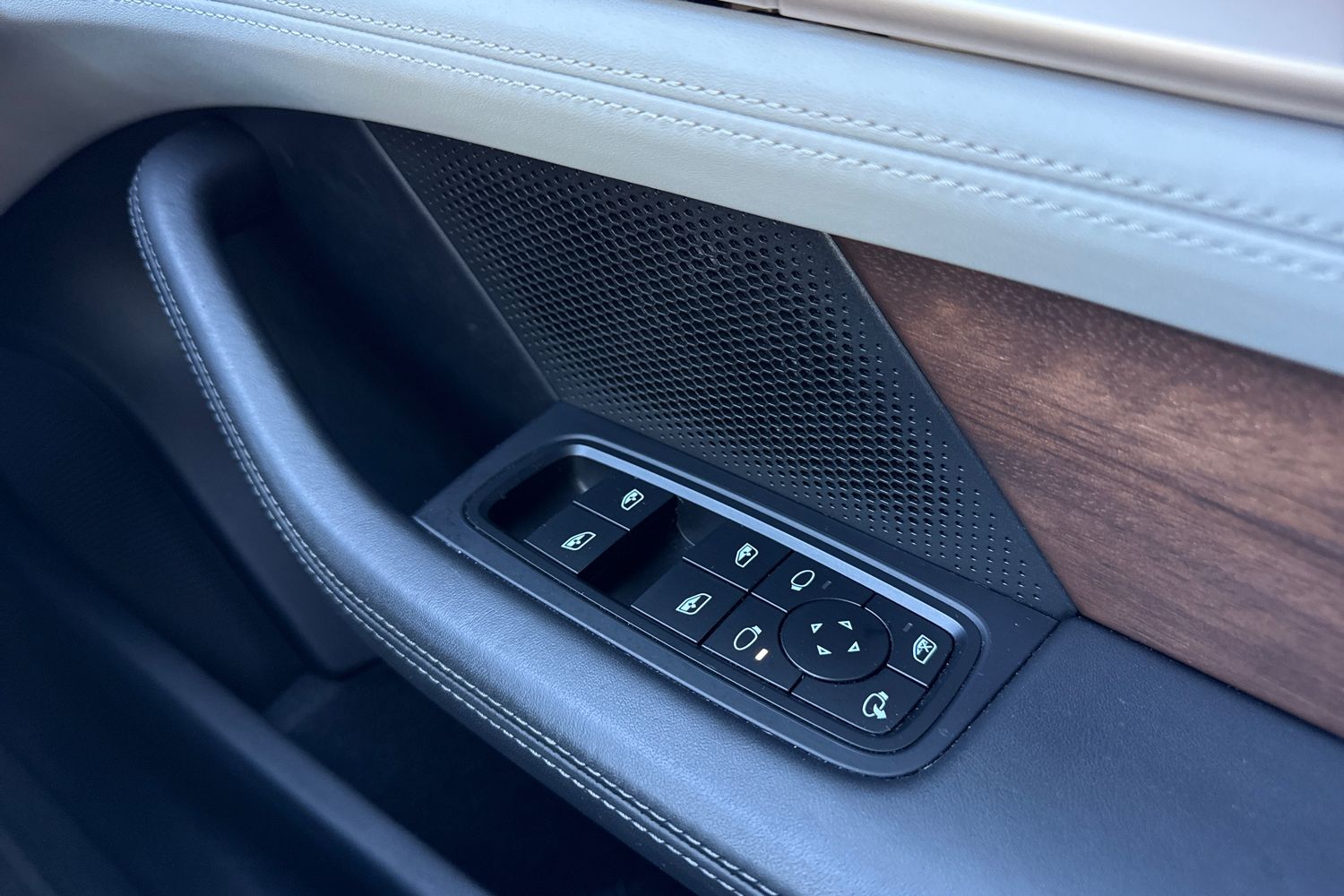 Used Porsche Taycan 2021 for sale - 77620477: Photo 21