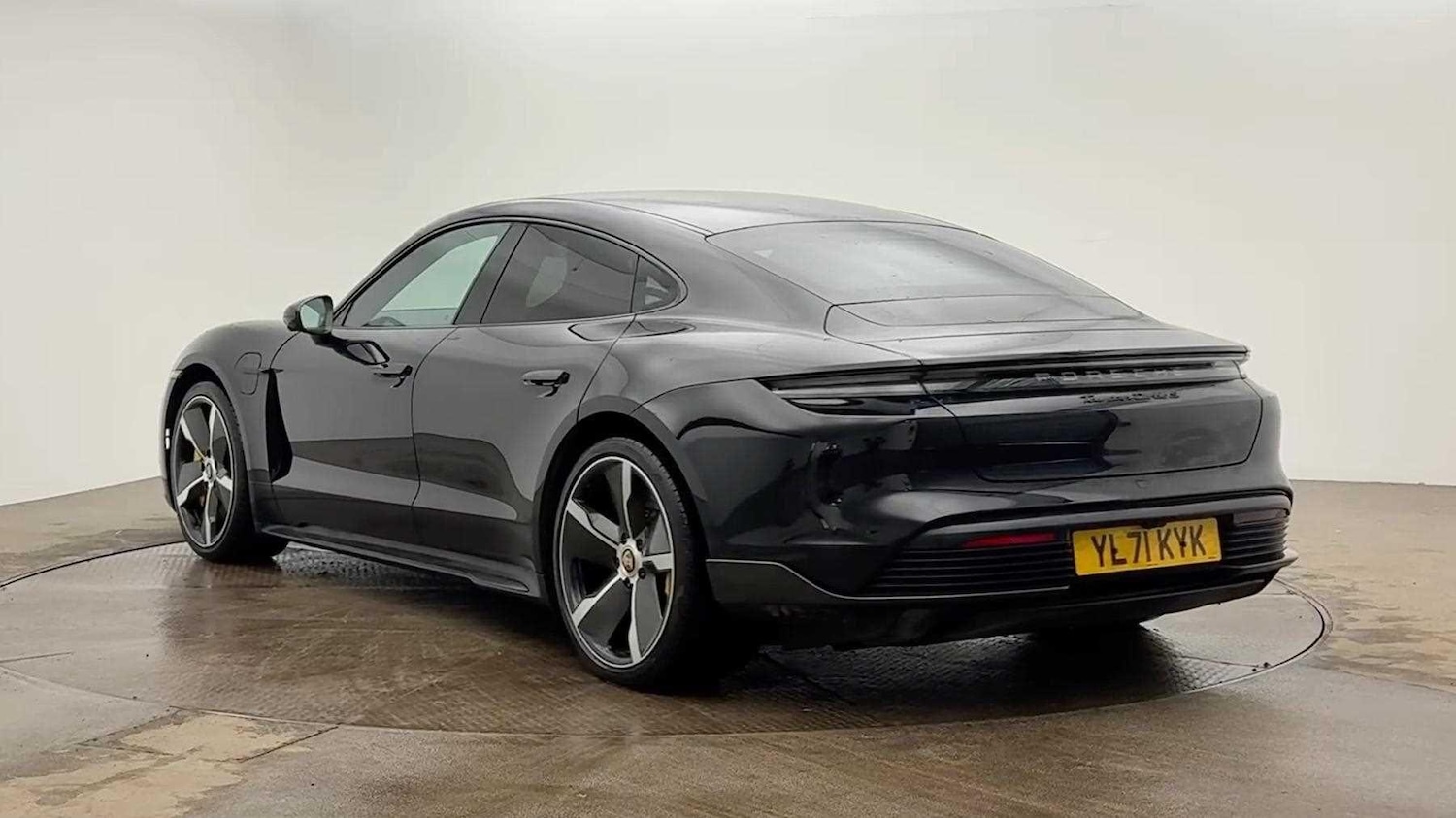 Used Porsche Taycan 2021 for sale - 77620477: Photo 3