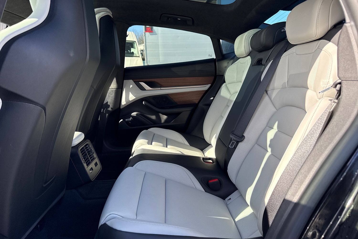 Used Porsche Taycan 2021 for sale - 77620477: Photo 33