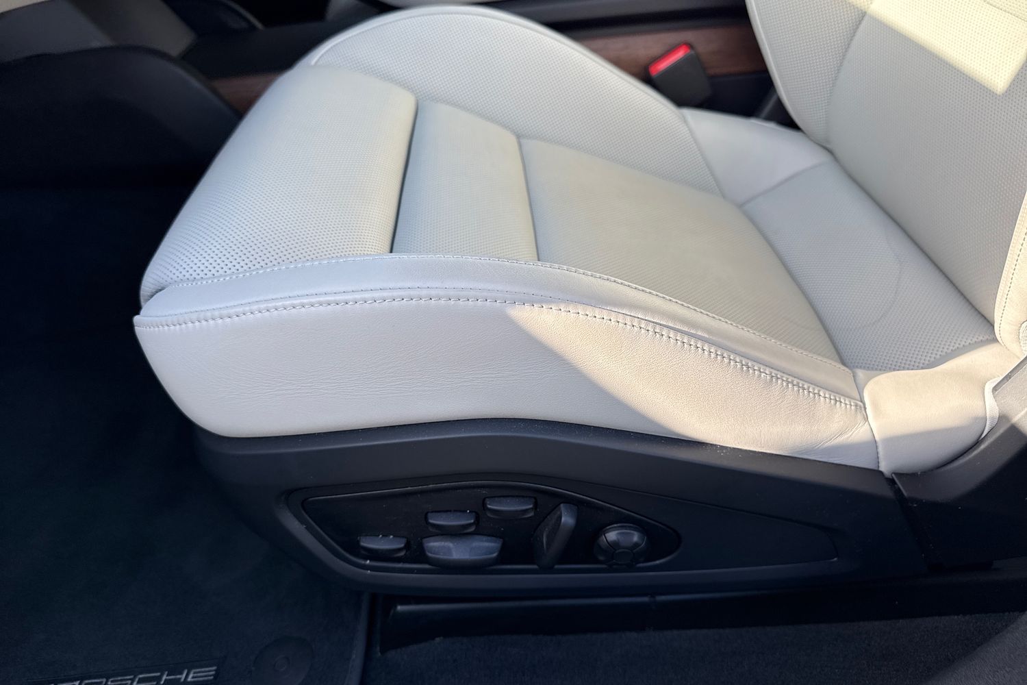 Used Porsche Taycan 2021 for sale - 77620477: Photo 37