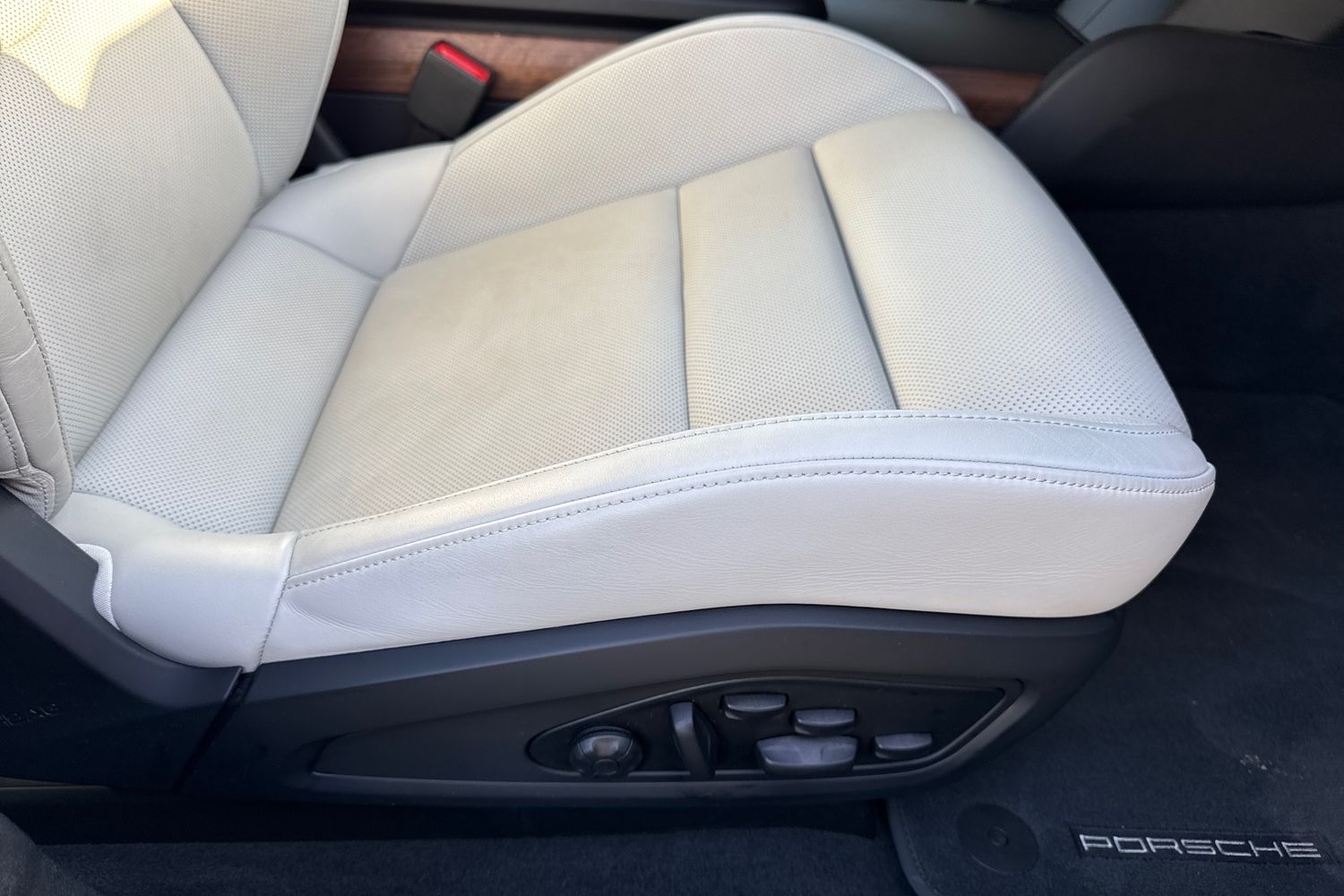 Used Porsche Taycan 2021 for sale - 77620477: Photo 38