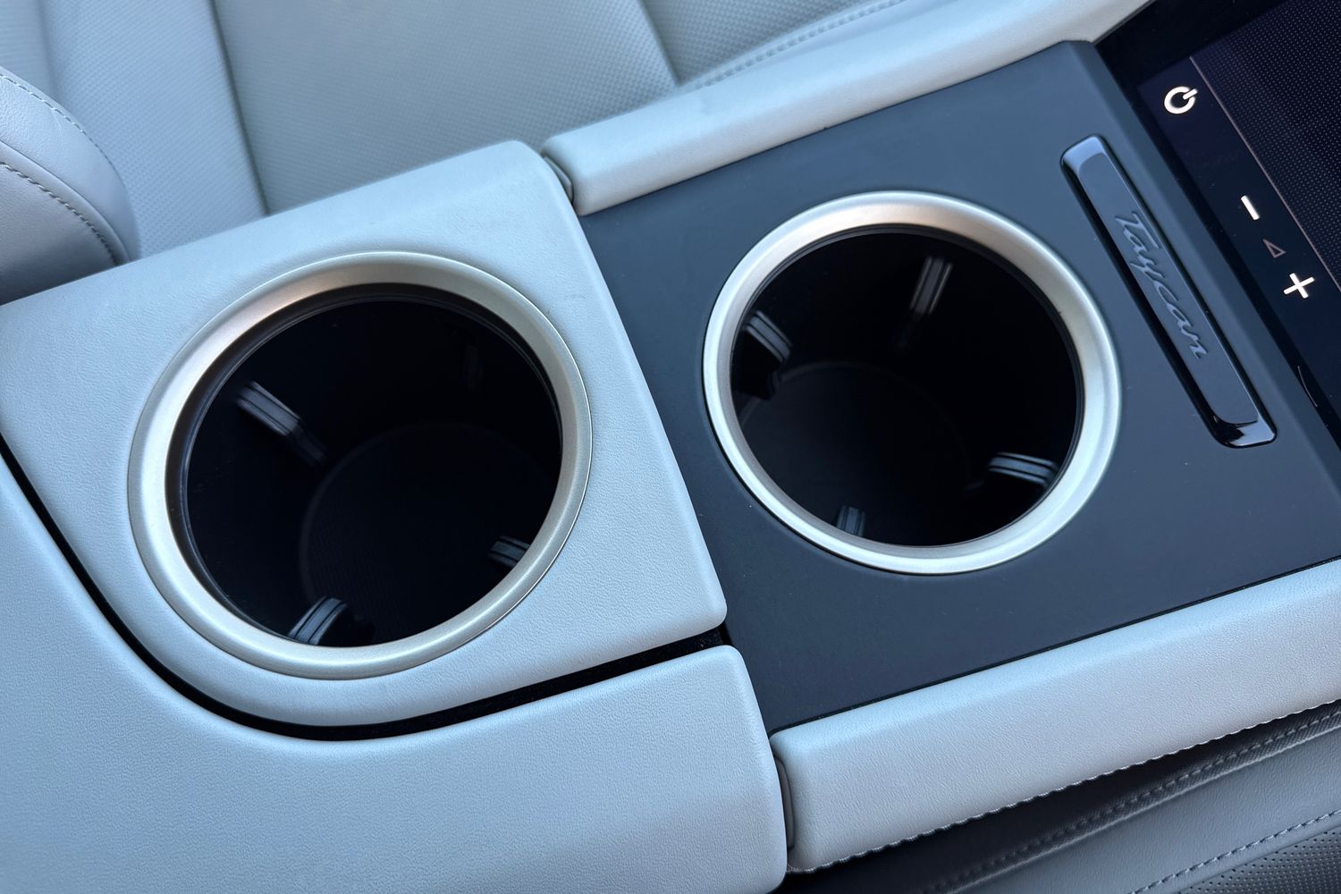 Used Porsche Taycan 2021 for sale - 77620477: Photo 40