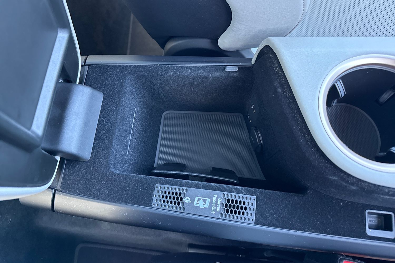 Used Porsche Taycan 2021 for sale - 77620477: Photo 41