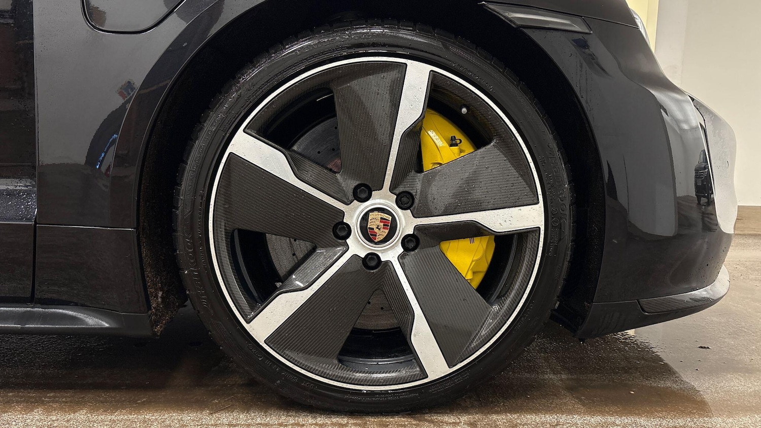 Used Porsche Taycan 2021 for sale - 77620477: Photo 5