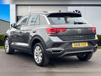Used Volkswagen T-Roc 2018 for sale - 78466676: Photo