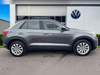 Used Volkswagen T-Roc 2018 for sale - 78466676: Photo