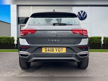 Used Volkswagen T-Roc 2018 for sale - 78466676: Photo