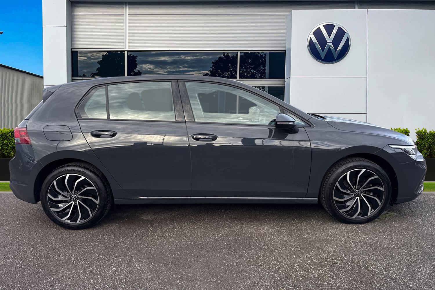 Used Volkswagen Golf 2023 for sale - 77206700: Photo 3