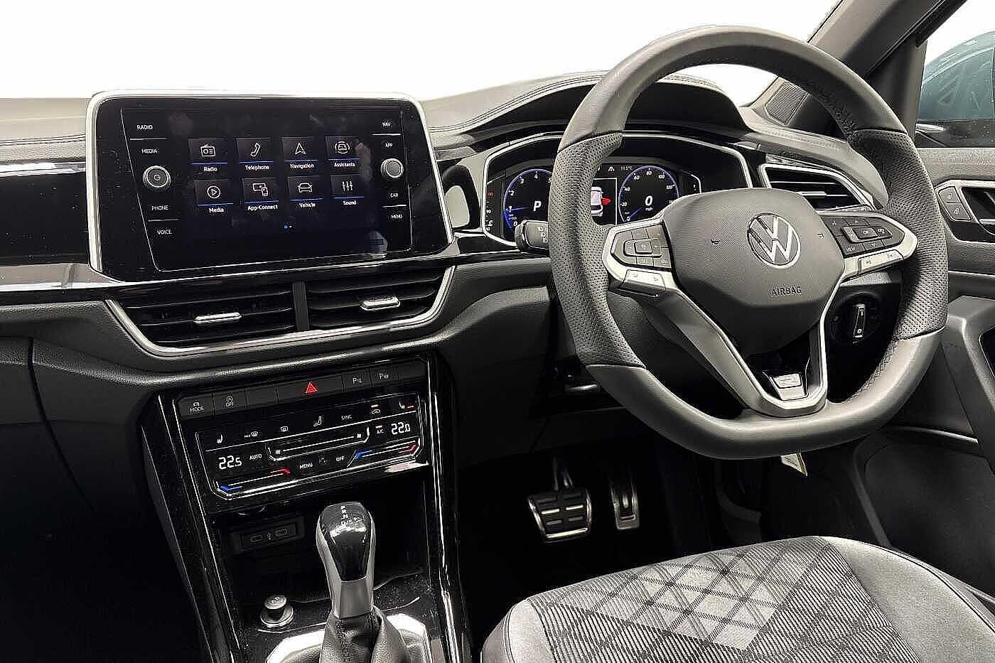 Used Volkswagen T-Roc 2025 for sale - 77128850: Photo 2