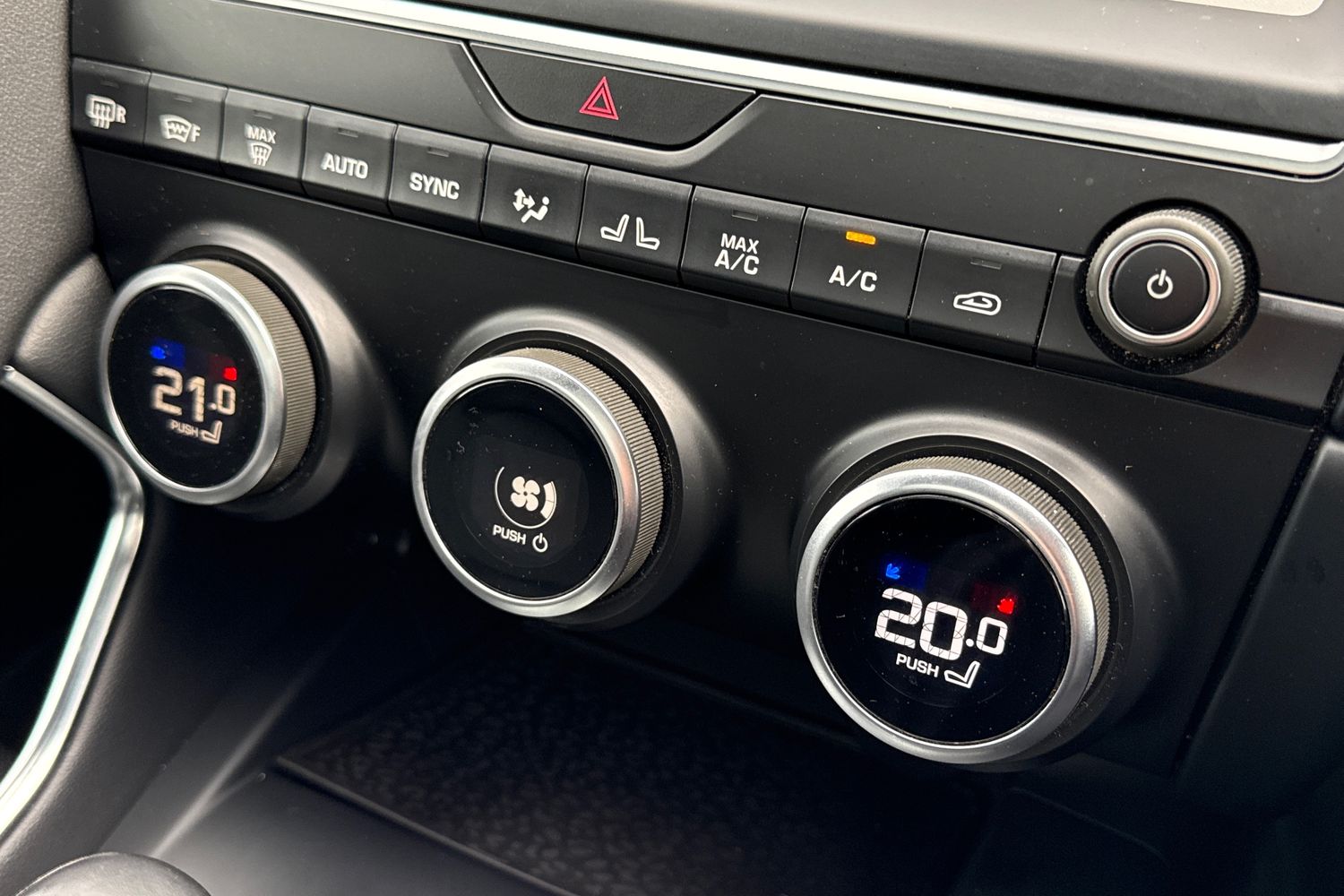 Used Jaguar E-Pace 2020 for sale - 76488325: Photo 22