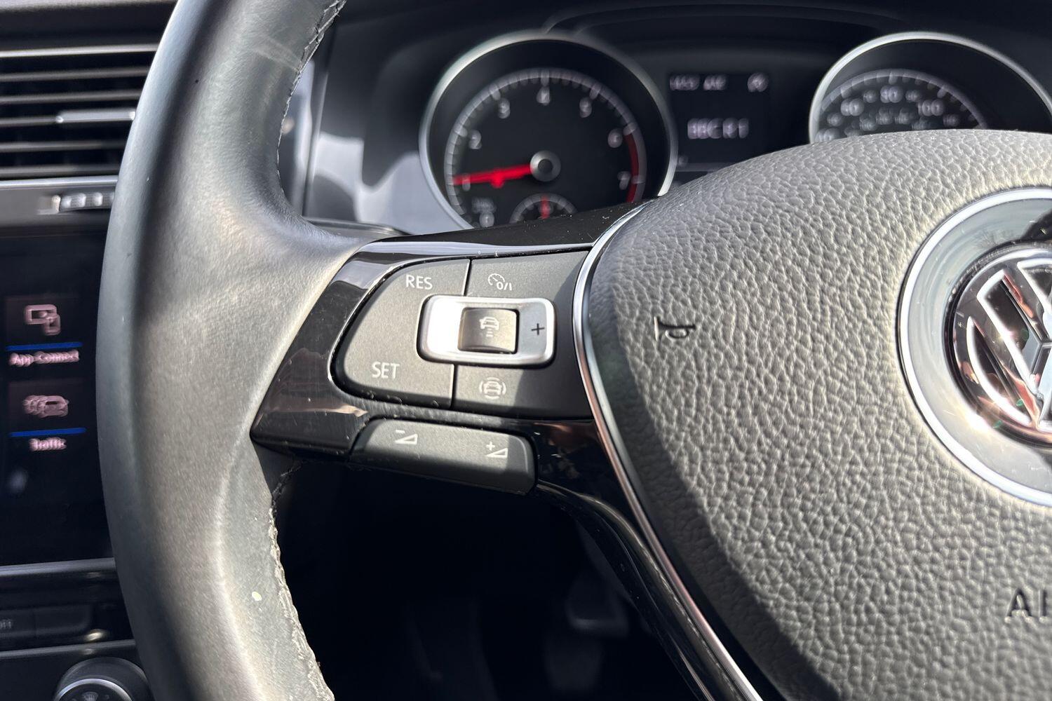 Used Volkswagen Golf 2019 for sale - 77963498: Photo 44