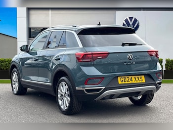Used Volkswagen T-Roc 2024 for sale - 75422036: Photo