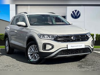Used Volkswagen T-Roc 2023 for sale - 79854423: Photo