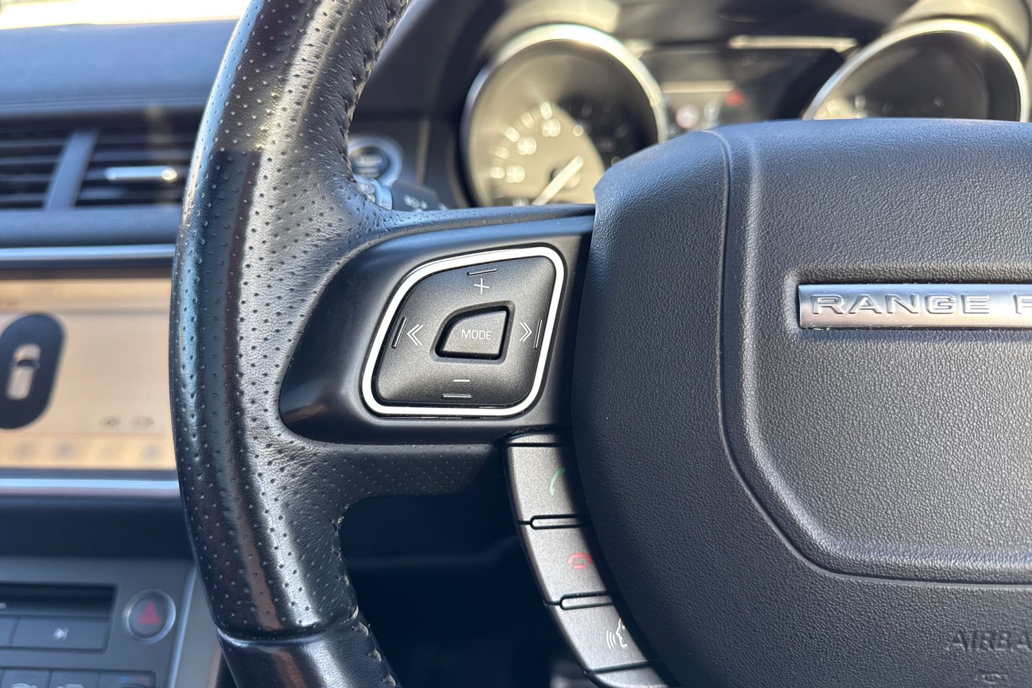 Used Land Rover Range Rover Evoque 2018 for sale - 76902572: Photo 44