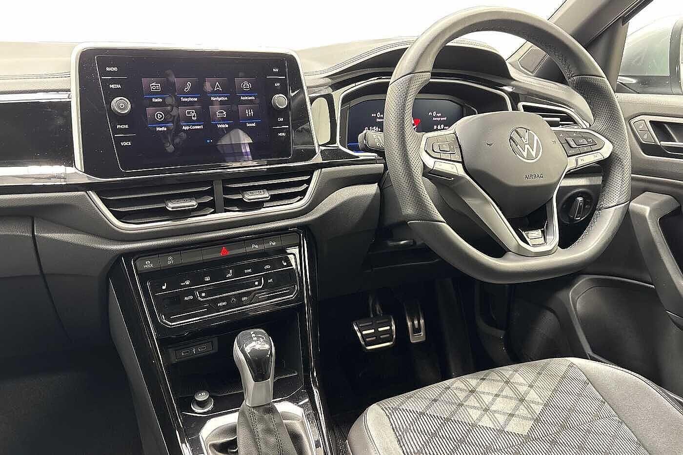Used Volkswagen T-Roc 2025 for sale - 76379895: Photo 2