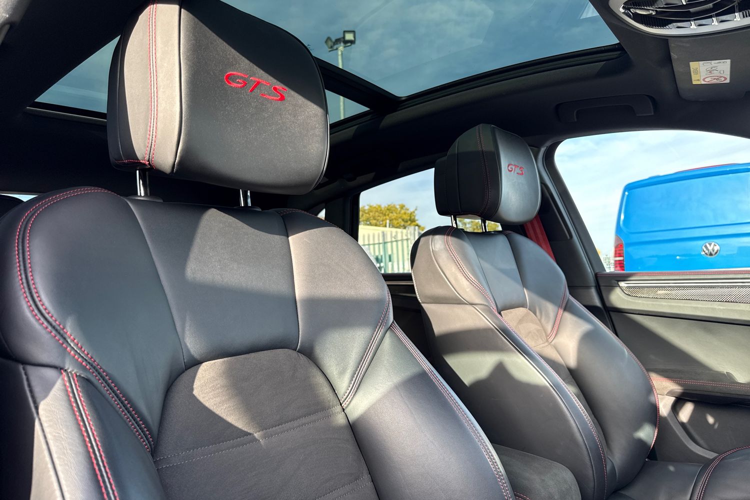 Used Porsche Macan 2023 for sale - 76236686: Photo 24