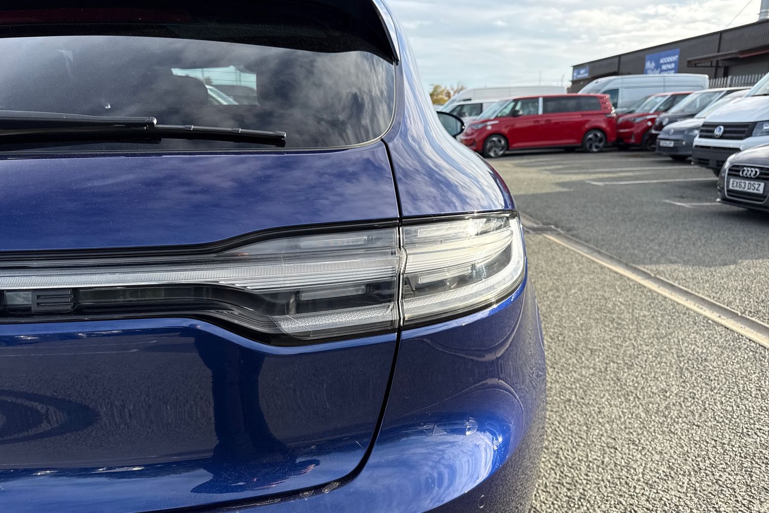 Used Porsche Macan 2023 for sale - 76236686: Photo 26