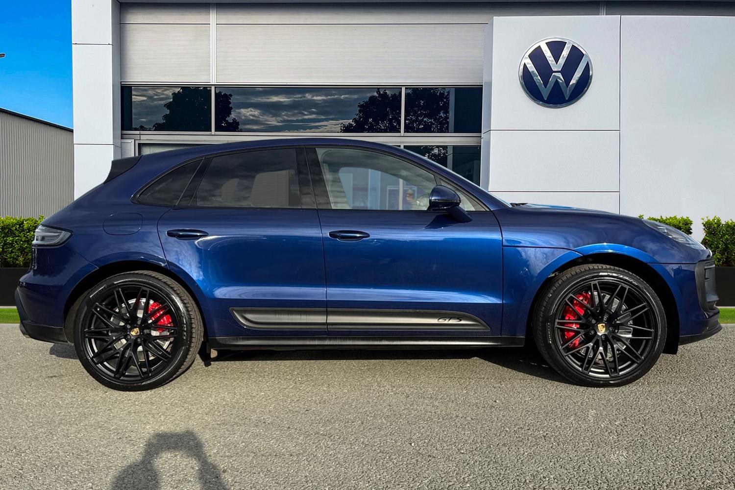 Used Porsche Macan 2023 for sale - 76236686: Photo 3