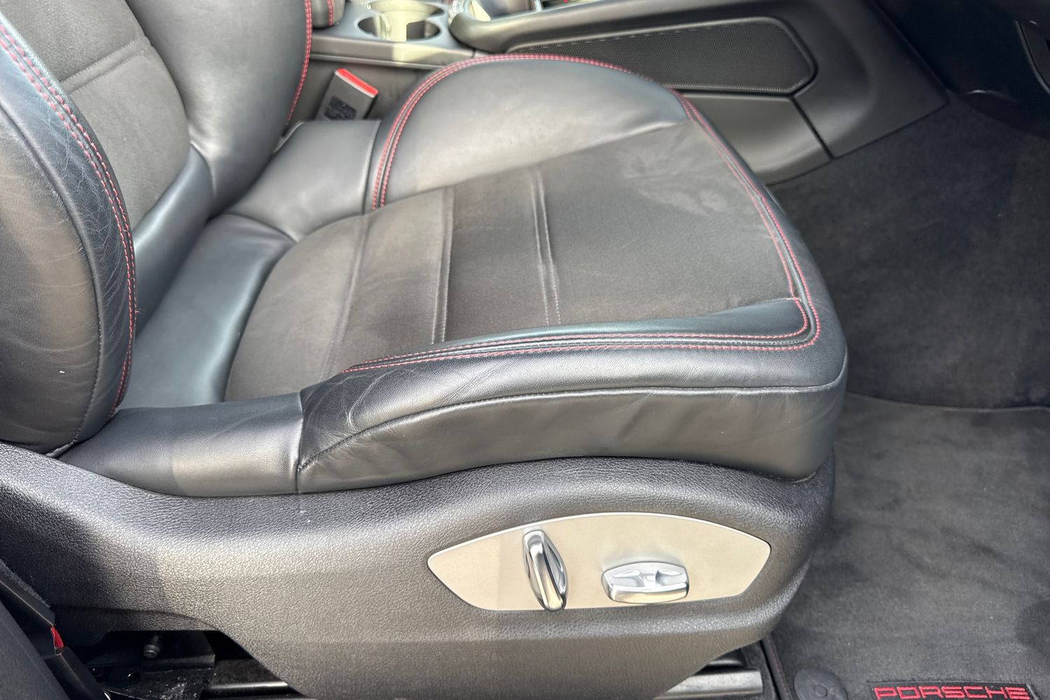 Used Porsche Macan 2023 for sale - 76236686: Photo 40