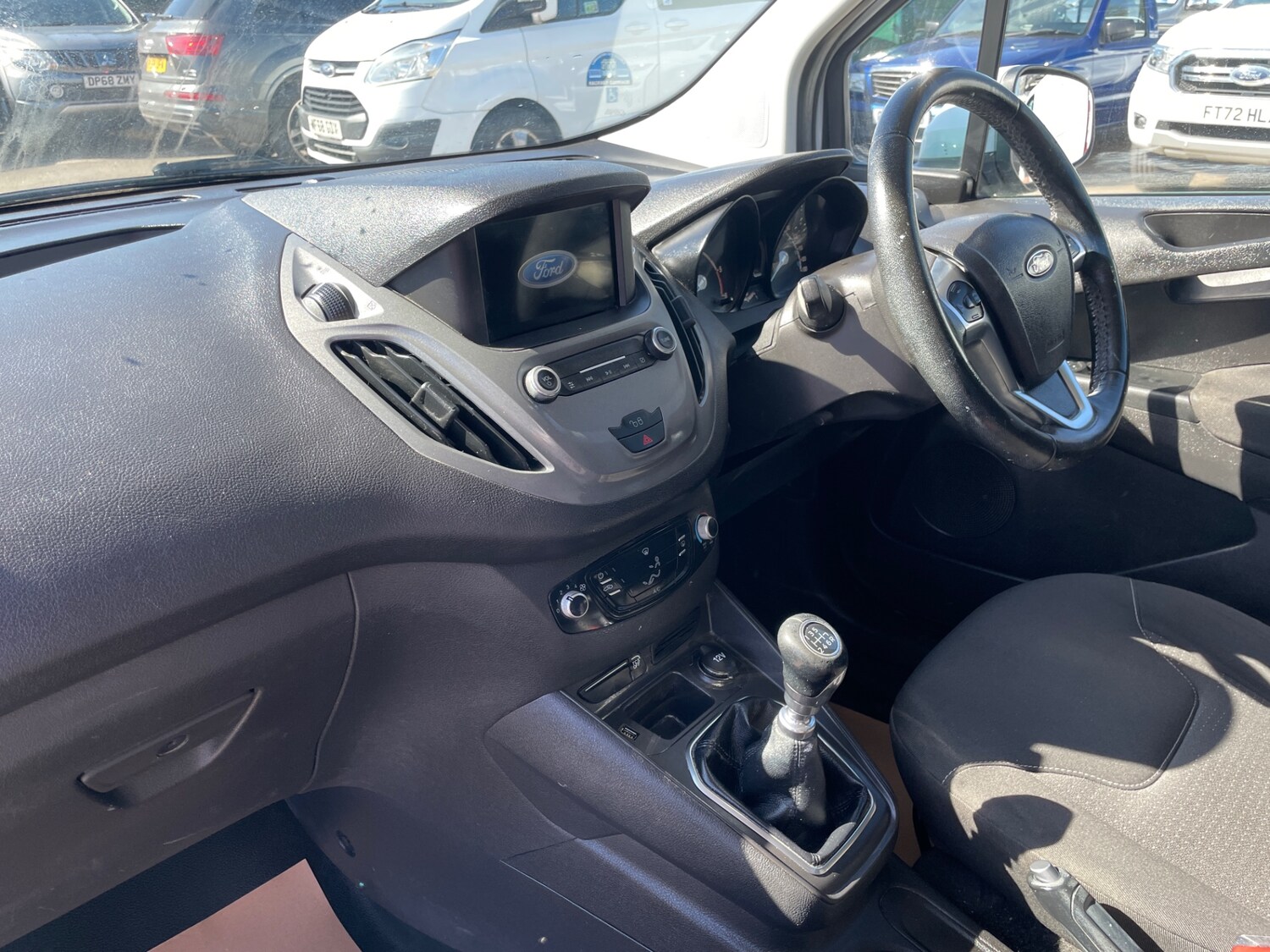 Used Ford Transit Courier 2018 for sale - 78108117: Photo 10