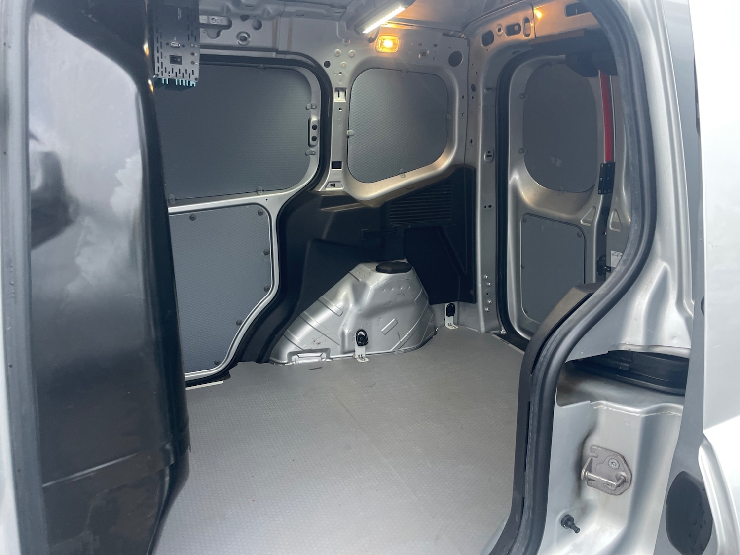 Used Ford Transit Courier 2019 for sale - 77137914: Photo 9