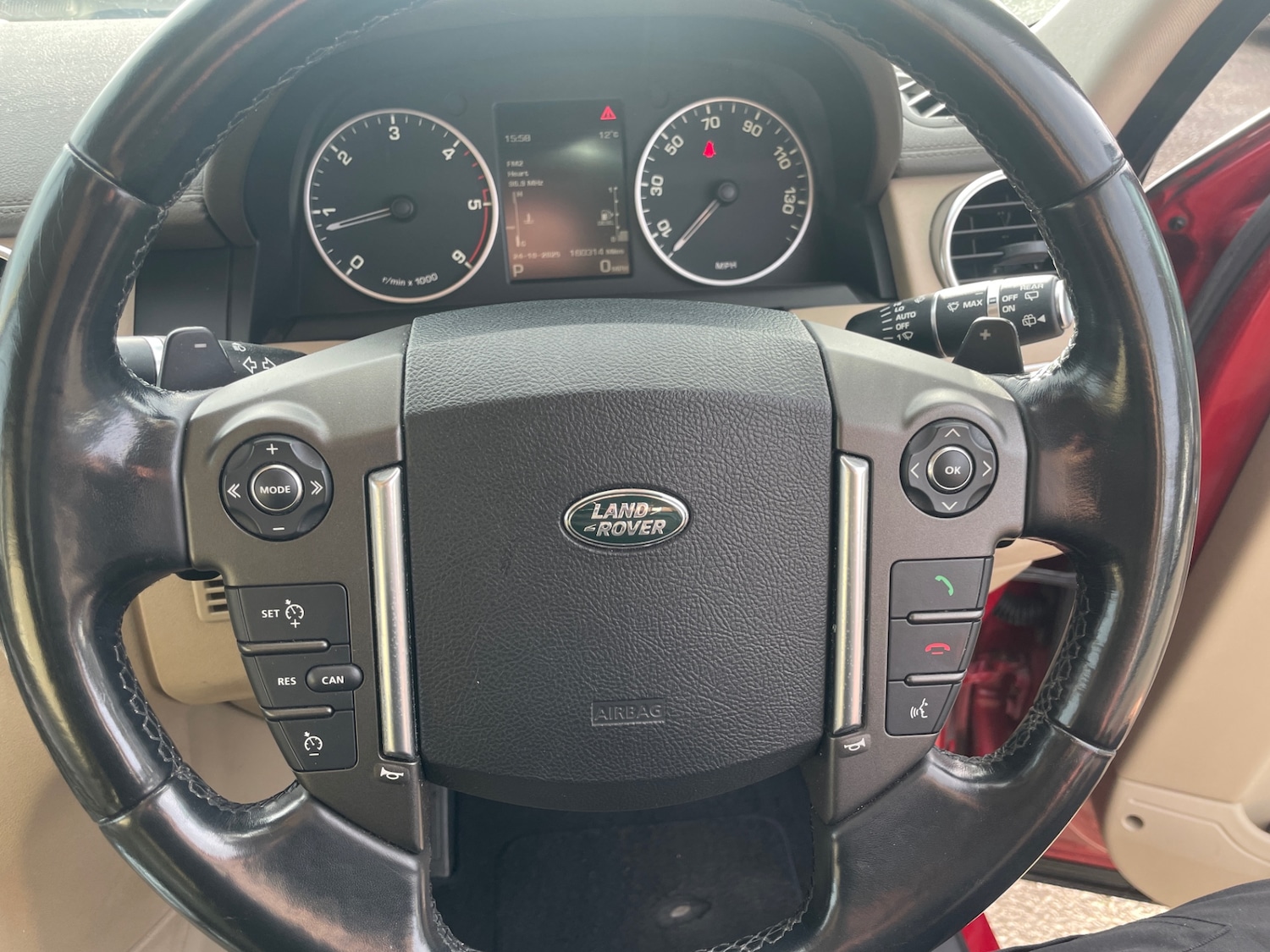 Used Land Rover Discovery 2014 for sale - 76369545: Photo 15