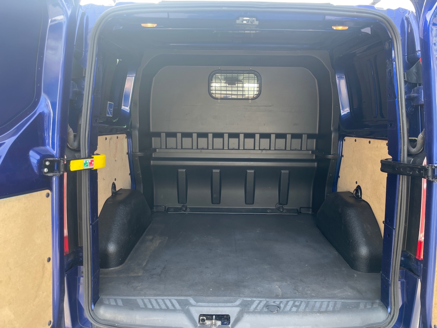 Used Ford Transit Custom 2017 for sale - 77963214: Photo 8