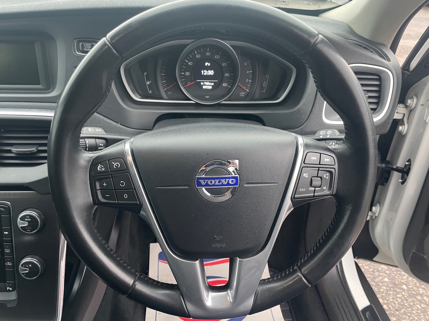 Used Volvo V40 2015 for sale - 77220222: Photo 14