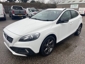 Used Volvo V40 2015 for sale - 77220222: Photo