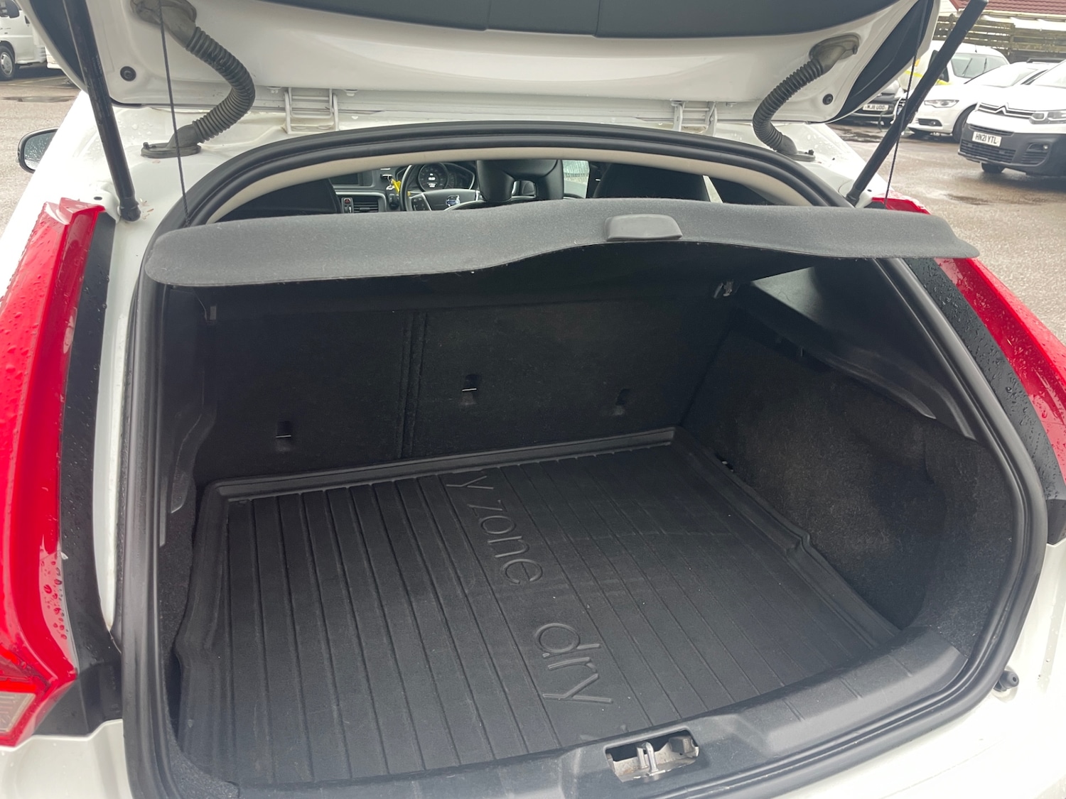 Used Volvo V40 2015 for sale - 77220222: Photo 8