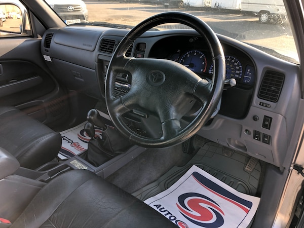 Used Toyota Hilux 2005 for sale - 74067868: Photo 11