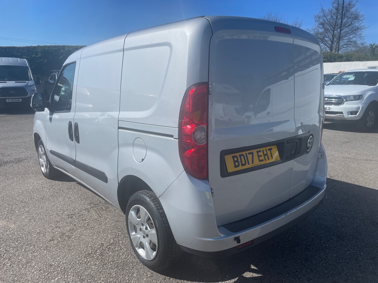 Used Vauxhall Combo 2017 for sale - 78108079: Photo 5