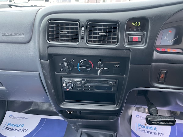 Used Toyota Hilux 2004 for sale - 76289188: Photo 12