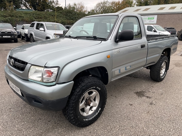 Used Toyota Hilux 2004 for sale - 76289188: Photo 4