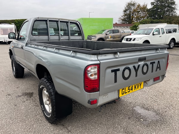 Used Toyota Hilux 2004 for sale - 76289188: Photo 5