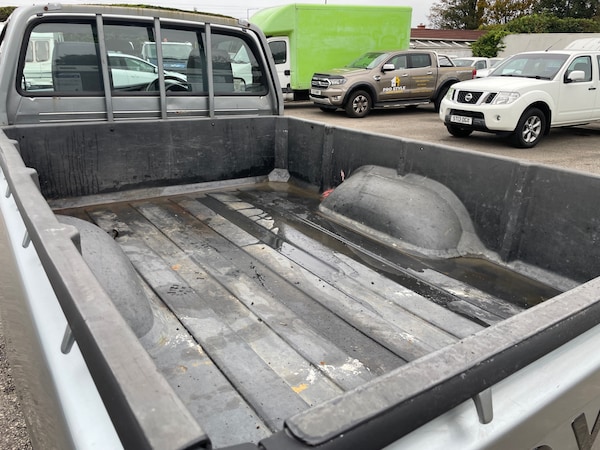 Used Toyota Hilux 2004 for sale - 76289188: Photo 8