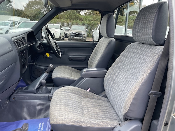 Used Toyota Hilux 2004 for sale - 76289188: Photo 9