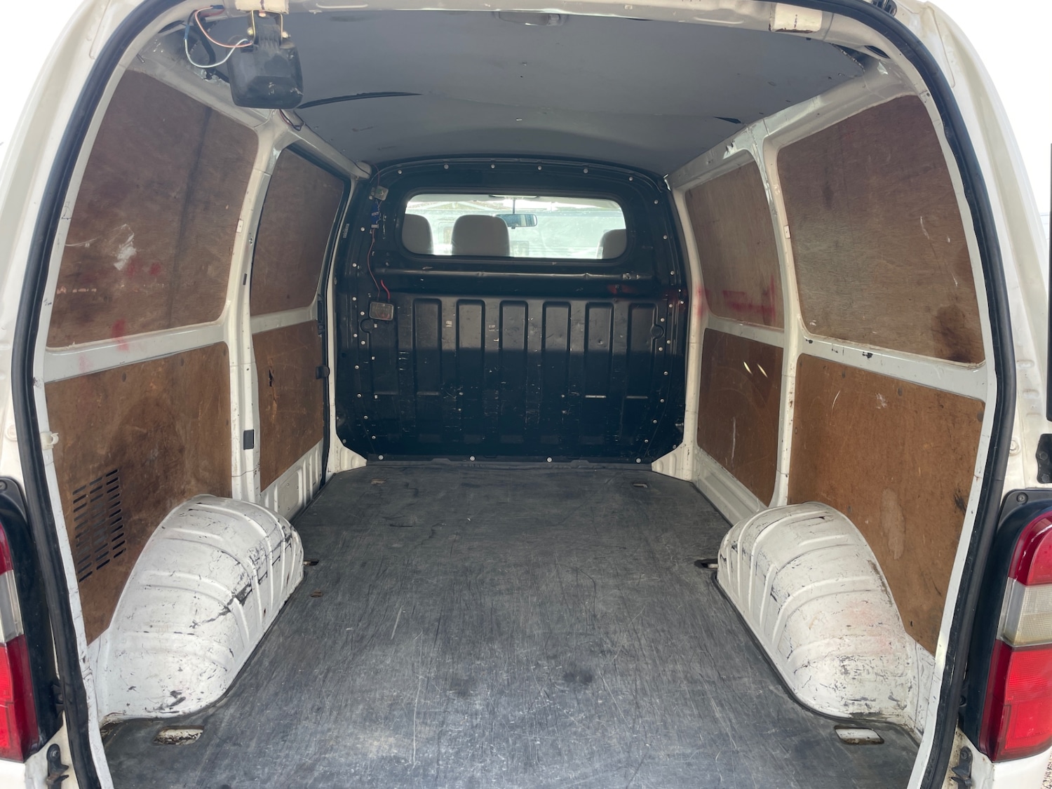 Used Toyota HiAce 2010 for sale - 76518034: Photo 8