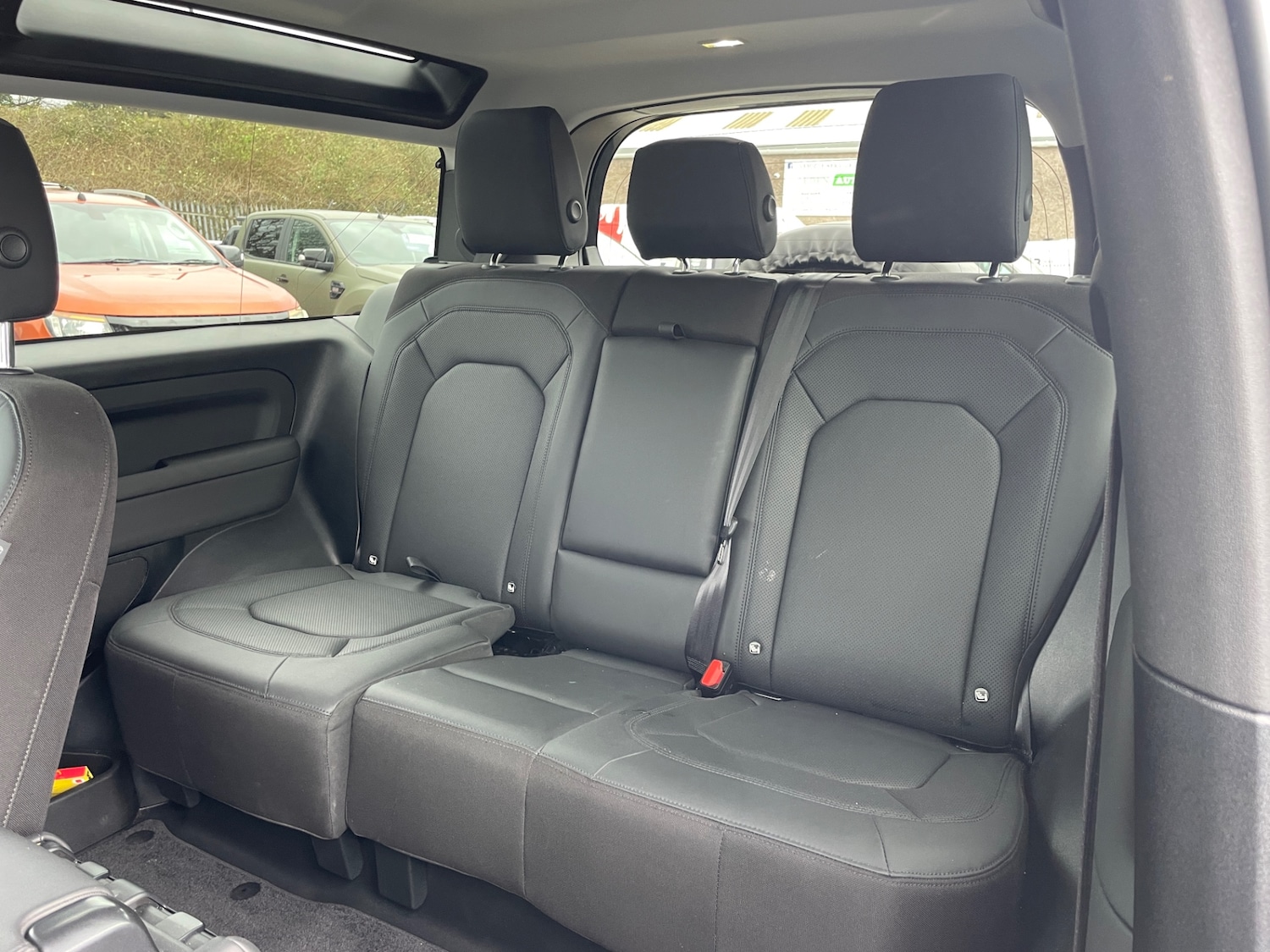 Used Land Rover Defender 2025 for sale - 77917566: Photo 12