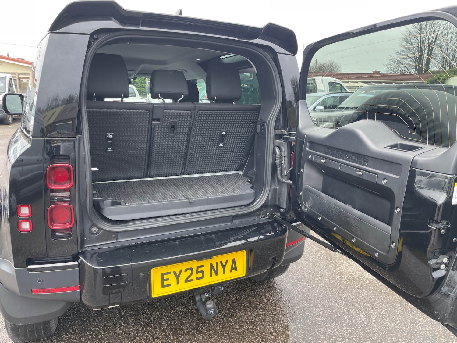 Used Land Rover Defender 2025 for sale - 77917566: Photo 8