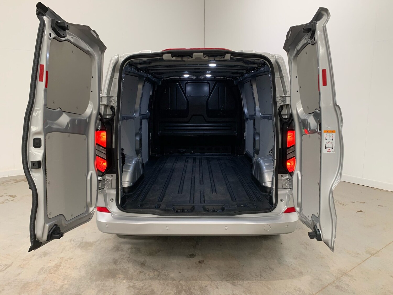 Used Ford Transit Custom 2024 for sale - 76010917: Photo 10