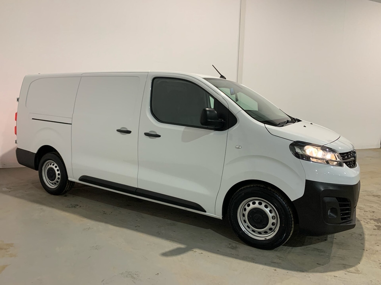Used Vauxhall Vivaro 2022 for sale - 76776523: Photo 7
