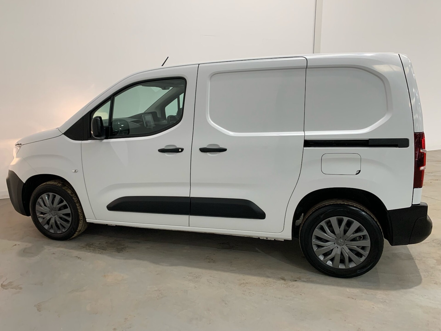 Used Peugeot Partner 2022 for sale - 76220545: Photo 11