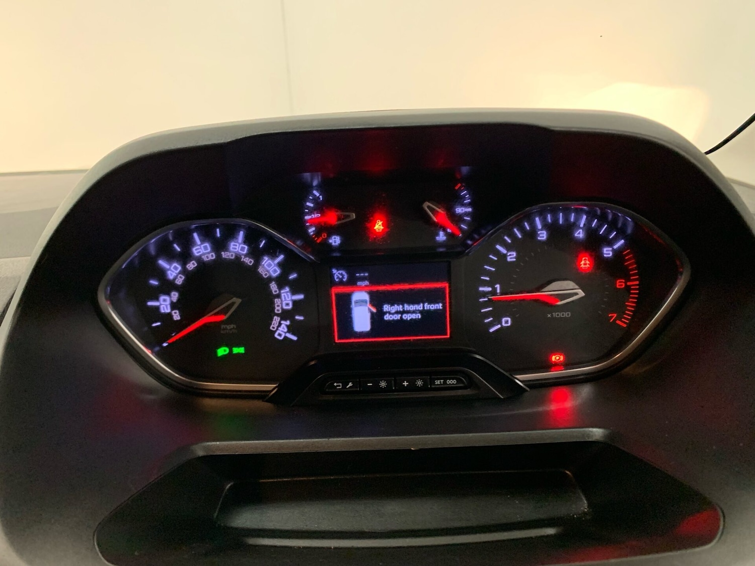 Used Peugeot Partner 2022 for sale - 76220545: Photo 15